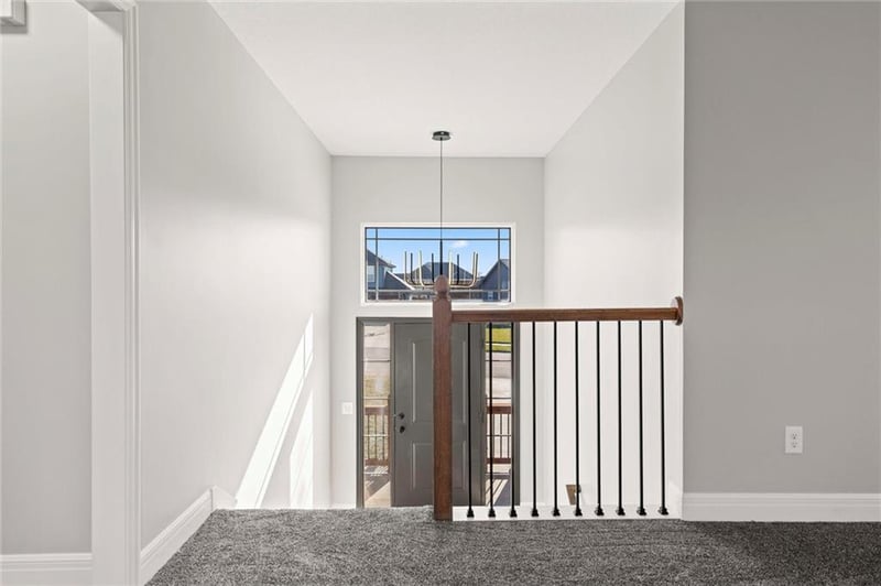 916 Hickory Dr, Tonganoxie, KS 66086