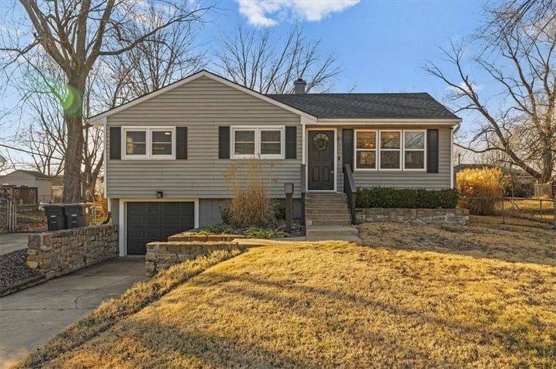 602 Cedar St, Belton, MO 64012
