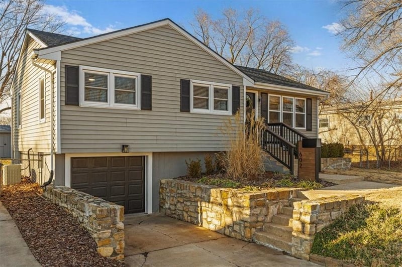 602 Cedar St, Belton, MO 64012