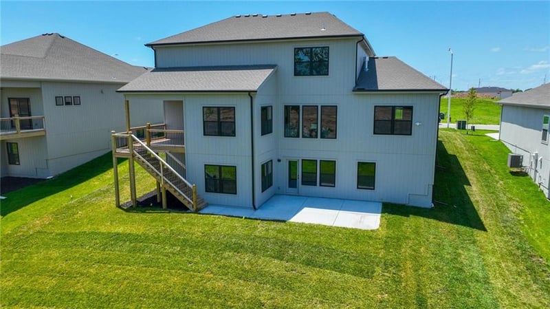 10515 N Liberty St, Kansas City, MO 64155
