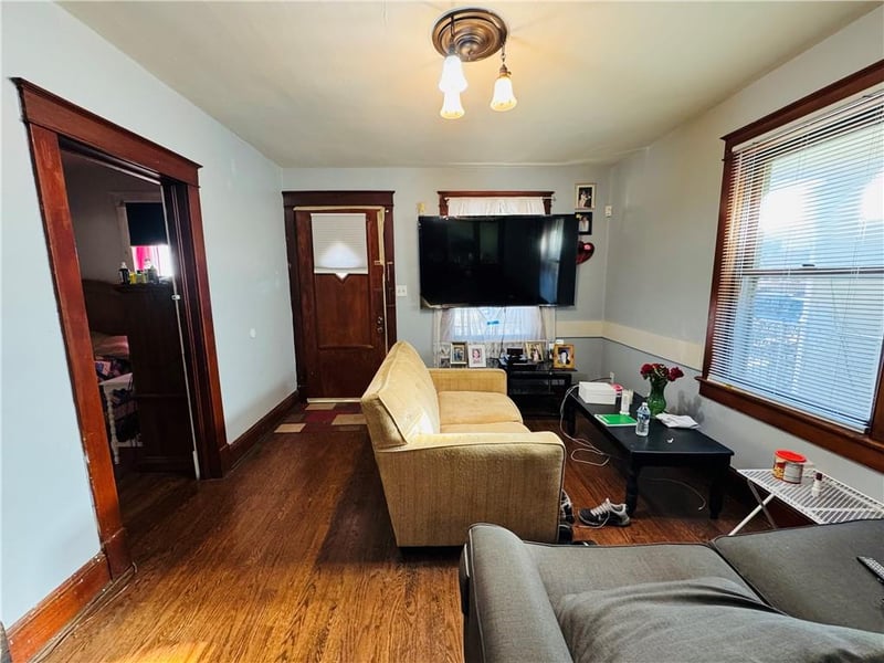 318 Barat Ave, Kansas City, MO 64123