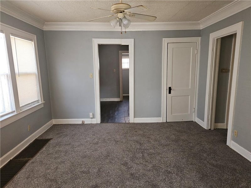 2120 68th Ter, Kansas City, MO 64132