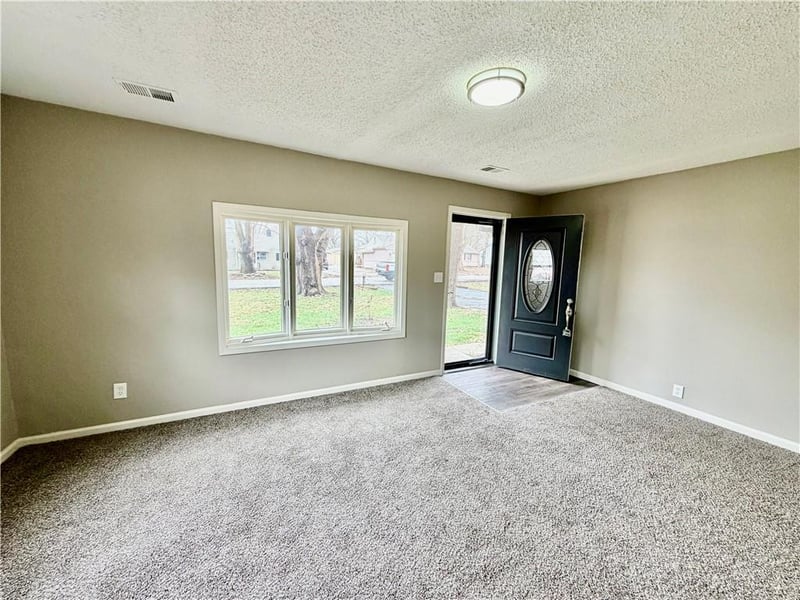 8416 Greenwood Rd, Raytown, MO 64138