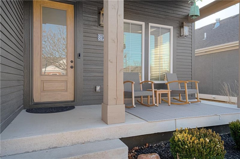 8129 N Farley Ave, Kansas City, MO 64158