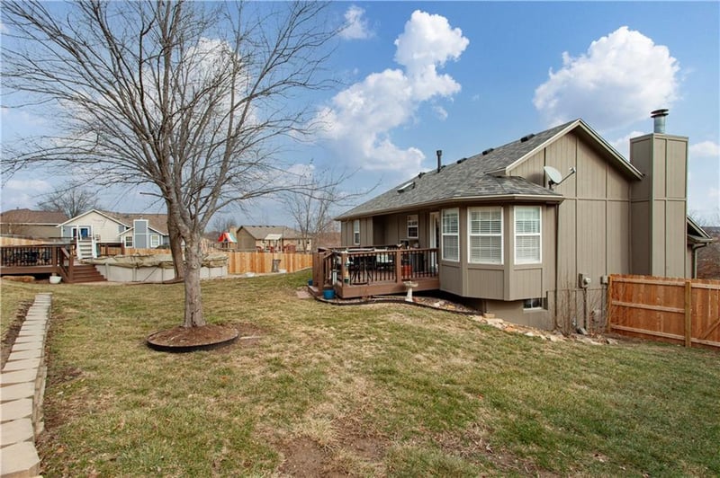 1220 Dakota Star Ct, Grain Valley, MO 64029