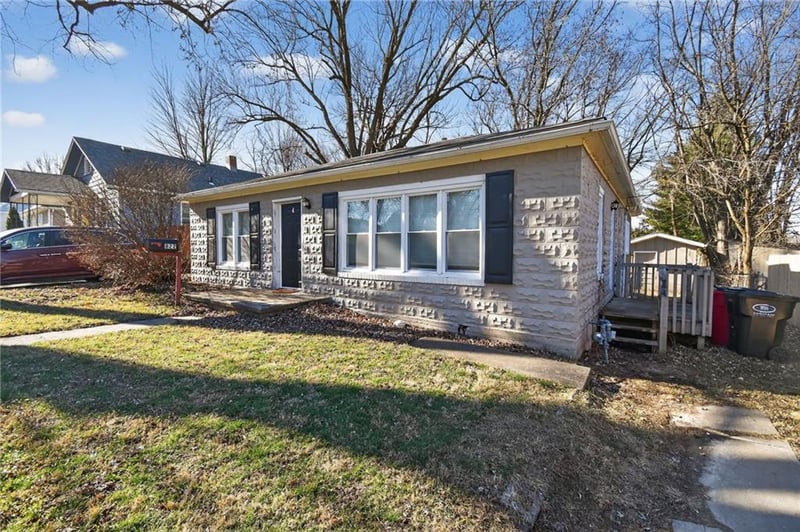 822 N Crysler Ave, Independence, MO 64050