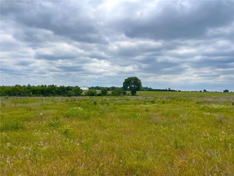 2490 77th St, Berryton, KS 66409
