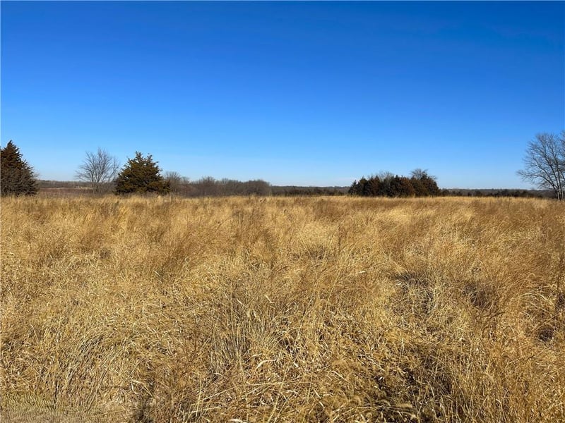 2490 77th St, Berryton, KS 66409