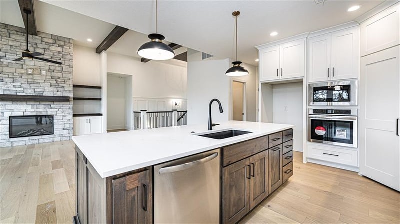 119 Teton Rg, Lake Winnebago, MO 64034
