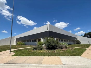 9000 Old Santa Fe Rd, Kansas City, MO 64138