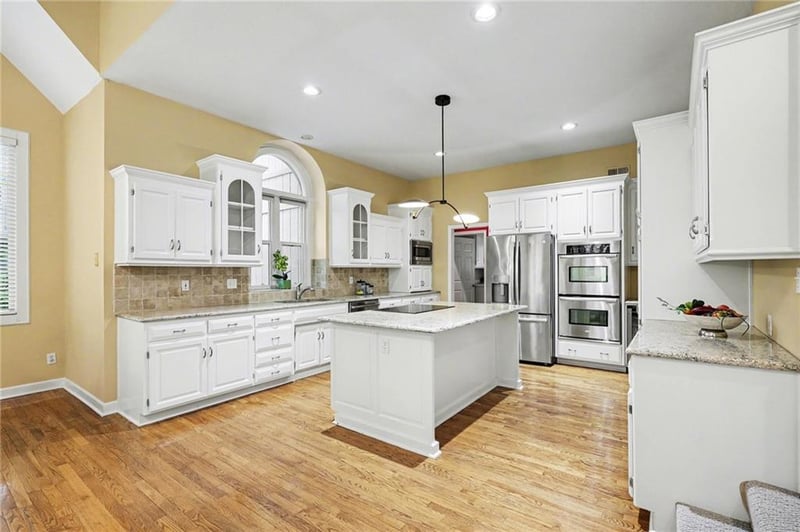 12247 W 128th St, Overland Park, KS 66213