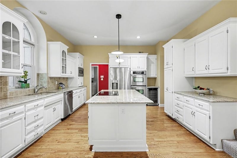 12247 W 128th St, Overland Park, KS 66213