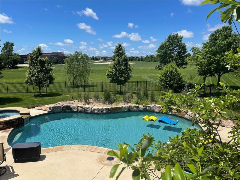 16412 Barton St, Overland Park, KS 66221