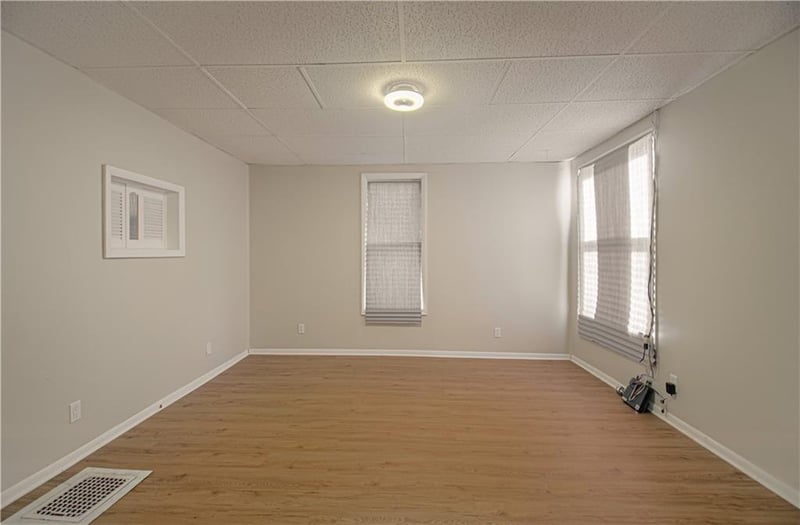 5012 Scarritt Ave, Kansas City, MO 64123