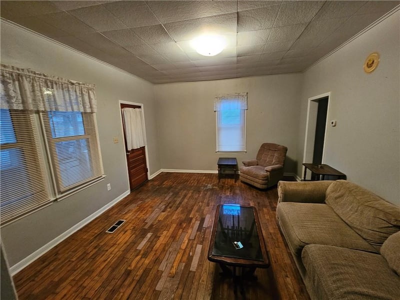 1005 Kenton St, Leavenworth, KS 66048