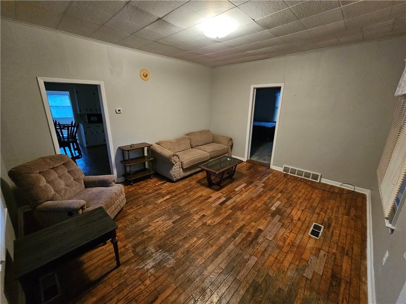 1005 Kenton St, Leavenworth, KS 66048