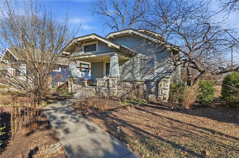 5847 Harrison St, Kansas City, MO 64110