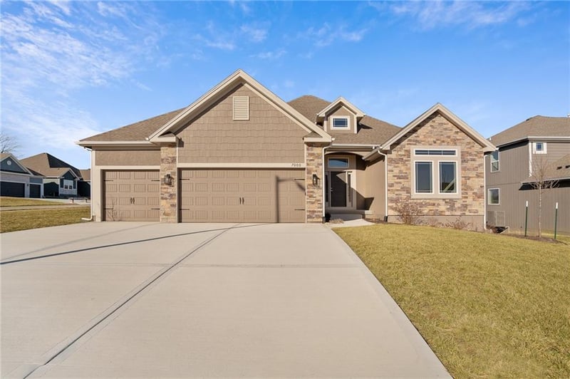 7000 NE 102nd Ct, Kansas City, MO 64156