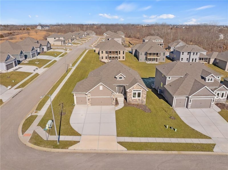 7000 NE 102nd Ct, Kansas City, MO 64156