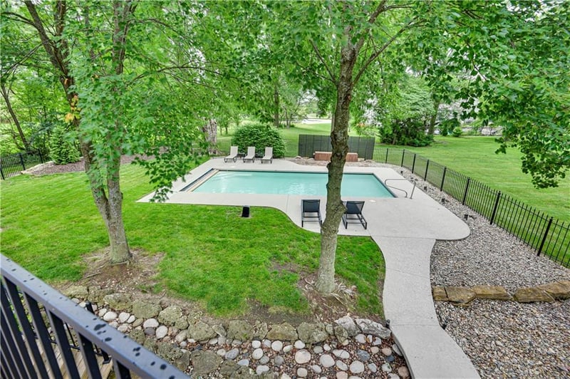 17840 Garnett St, Overland Park, KS 66221