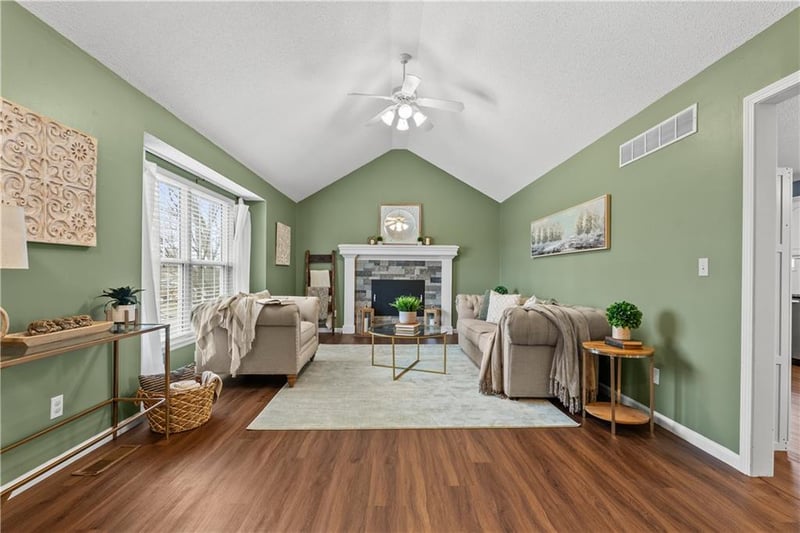 2617 Richard Dr, Blue Springs, MO 64015