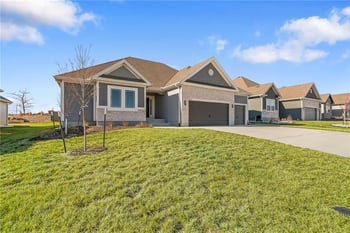 10216 N Winchester Ave, Kansas City, MO 64156