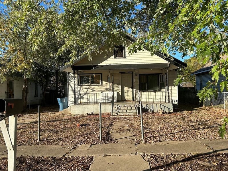 312 W New St, Coffeyville, KS 67337