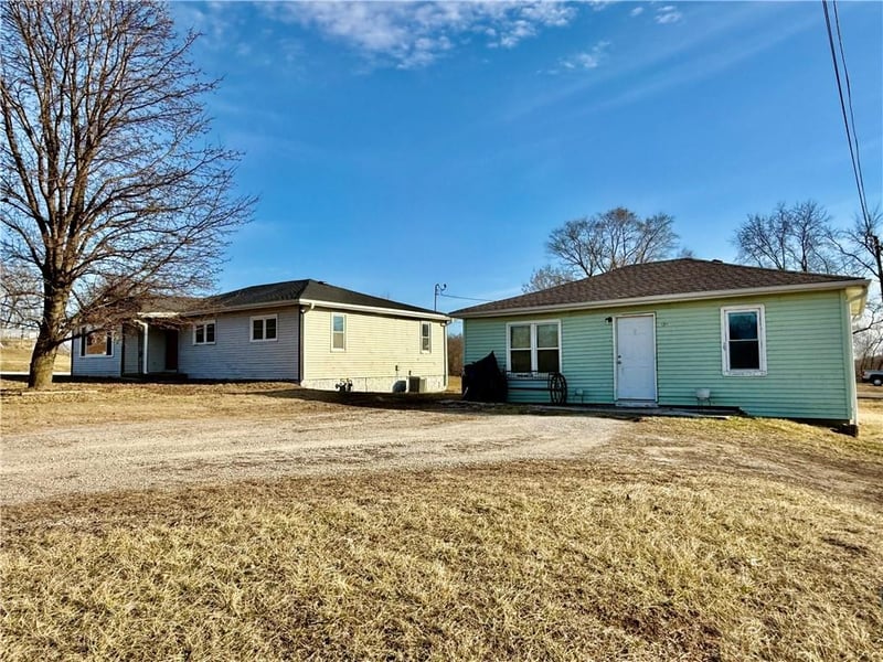 1213 Main St, Richmond, MO 64085