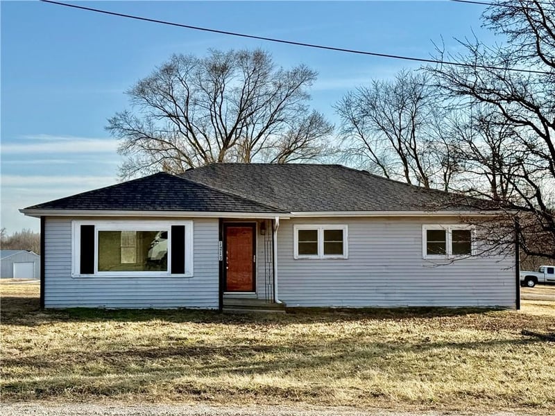 1213 Main St, Richmond, MO 64085