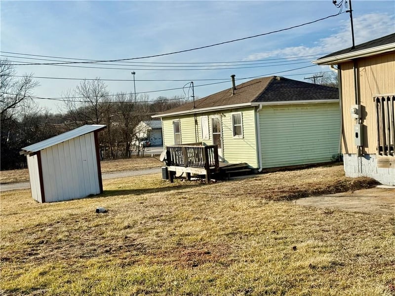 1213 Main St, Richmond, MO 64085