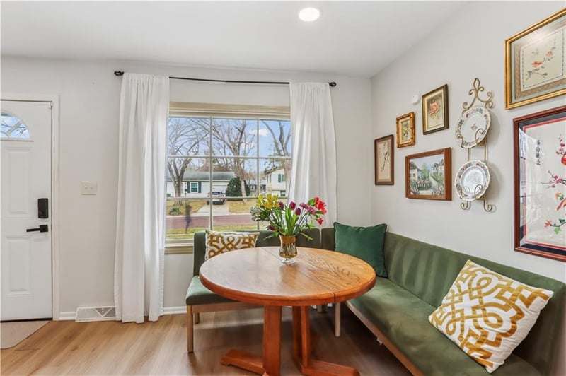 9231 100th St, Overland Park, KS 66212