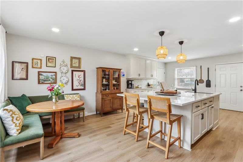 9231 100th St, Overland Park, KS 66212