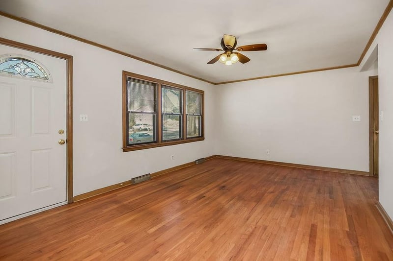 5545 Woodland Ave, Kansas City, MO 64118