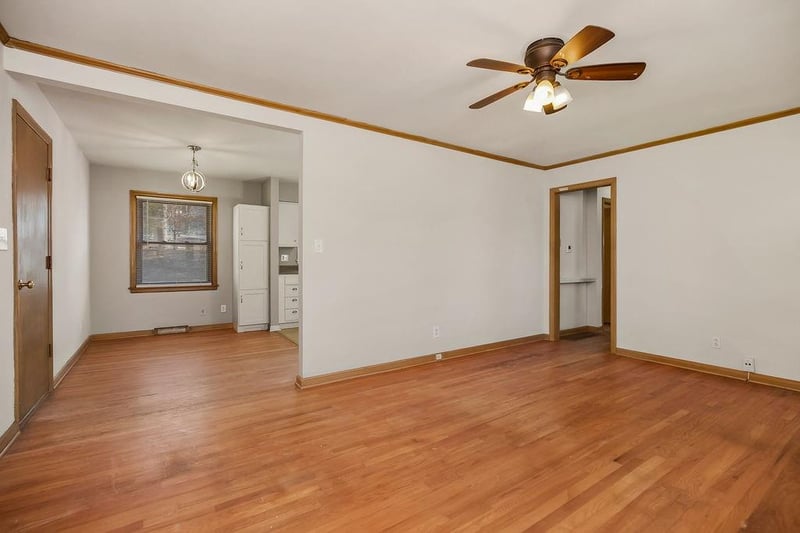 5545 Woodland Ave, Kansas City, MO 64118