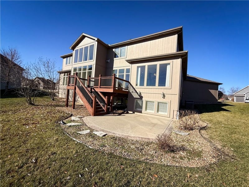 1427 Young Cir, Raymore, MO 64083