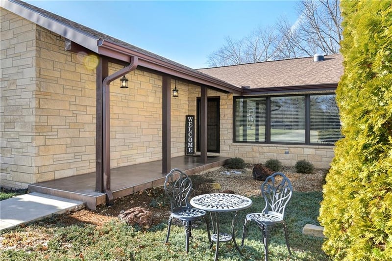 1800 Pine Ridge Dr, Leavenworth, KS 66048