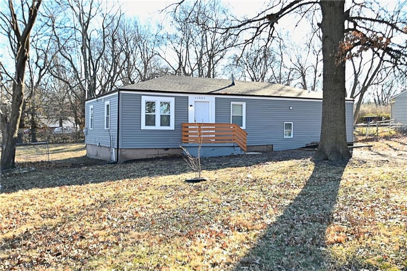 11505 Grandview Rd, Kansas City, MO 64137