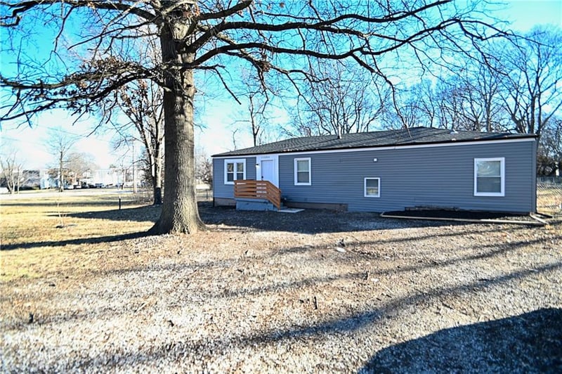 11505 Grandview Rd, Kansas City, MO 64137