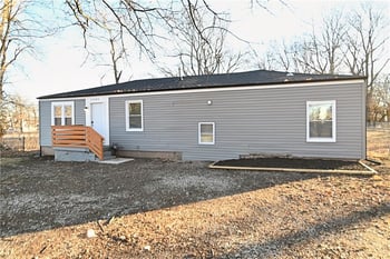 11505 Grandview Rd, Kansas City, MO 64137