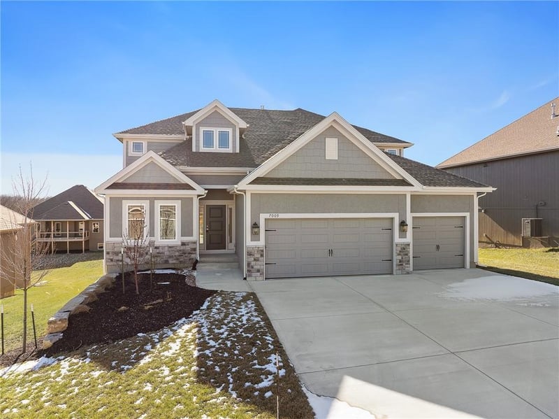 7009 NE 103rd St, Kansas City, MO 64156