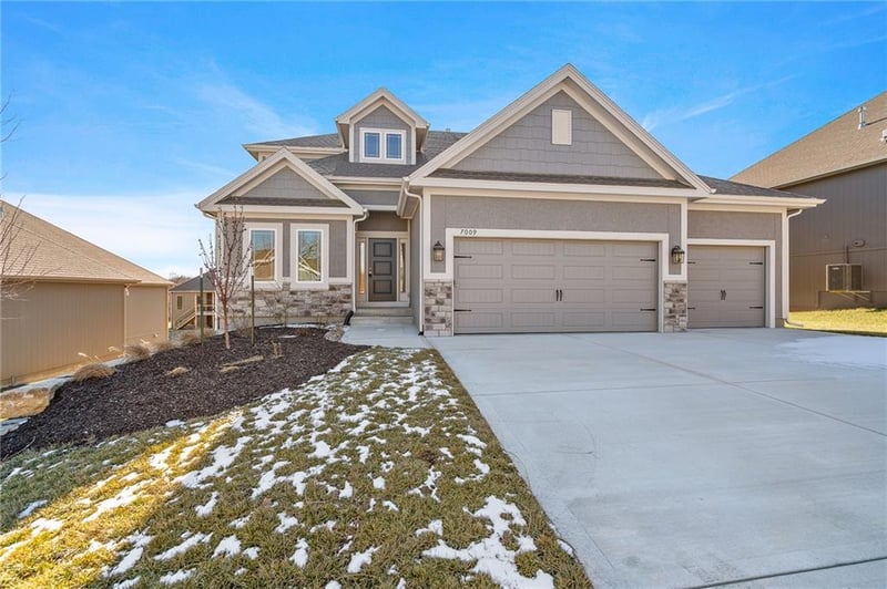 7009 NE 103rd St, Kansas City, MO 64156