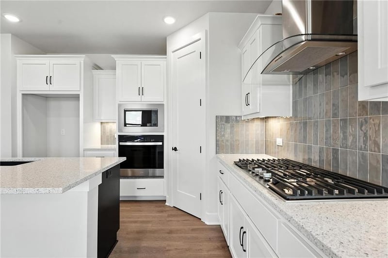 1705 105th Ter, Kansas City, MO 64155