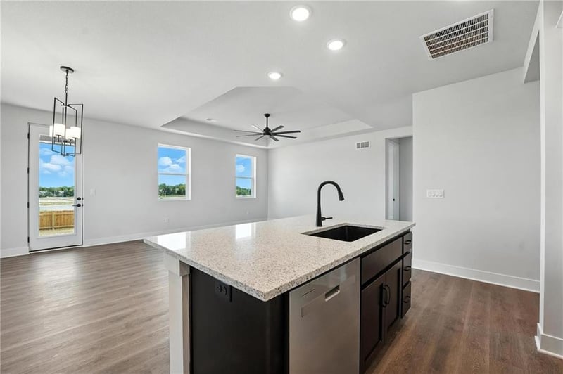 1705 105th Ter, Kansas City, MO 64155