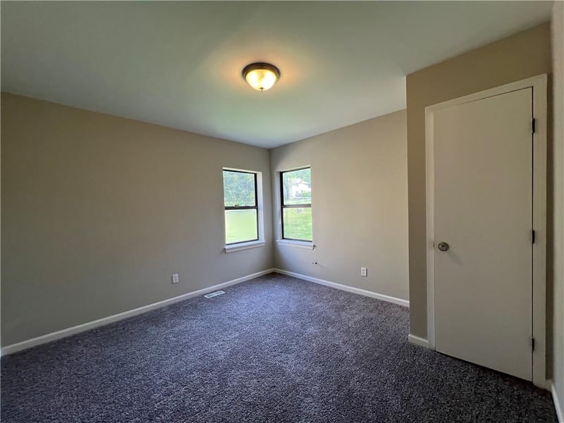 1019 9th St, Leavenworth, KS 66048