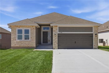 11460 N Auburndale Cir, Kansas City, MO 64157