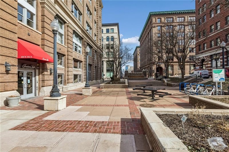 712 Broadway Blvd #406, Kansas City, MO 64105