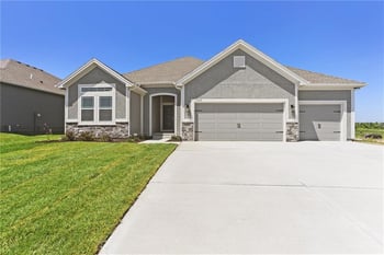 11448 N Auburndale Cir, Kansas City, MO 64157