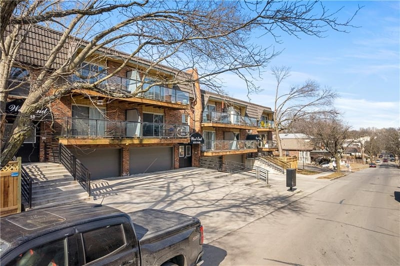 4616 Holly St #3, Kansas City, MO 64112