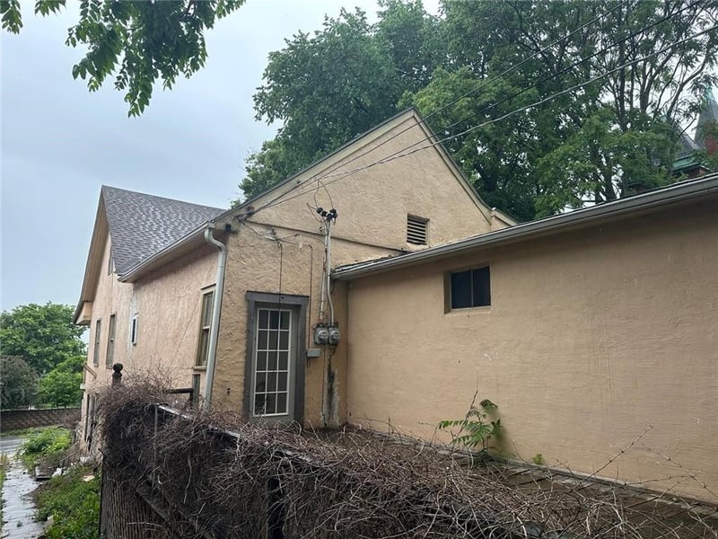 415 9th St, St Joseph, MO 64501
