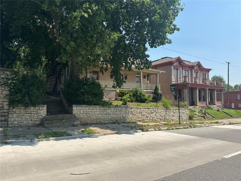 415 9th St, St Joseph, MO 64501